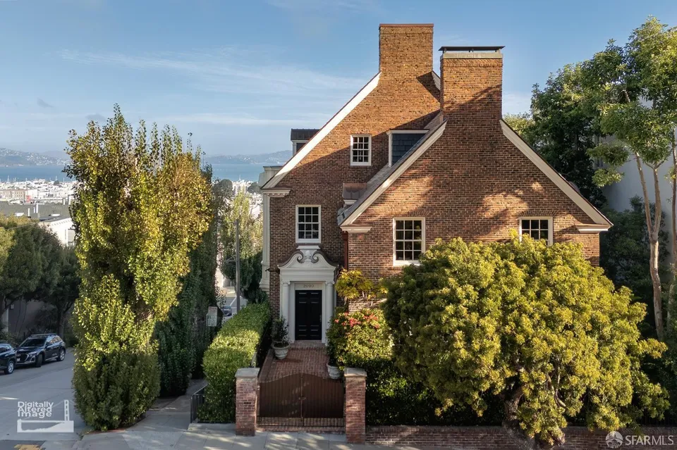 6 Bed 5 Bath Transitional Coastal in San Francisco, CA
