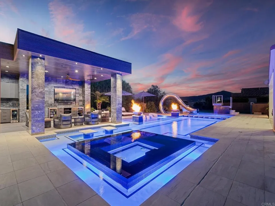 6 Bed 6 Bath Traditional Craftsman in San Diego, CA