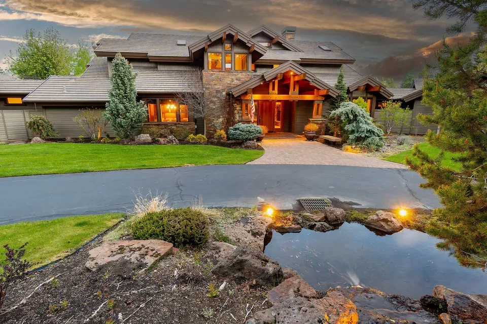 6 Bed 6 Bath Established Contemporary Home in Bend, OR - 2