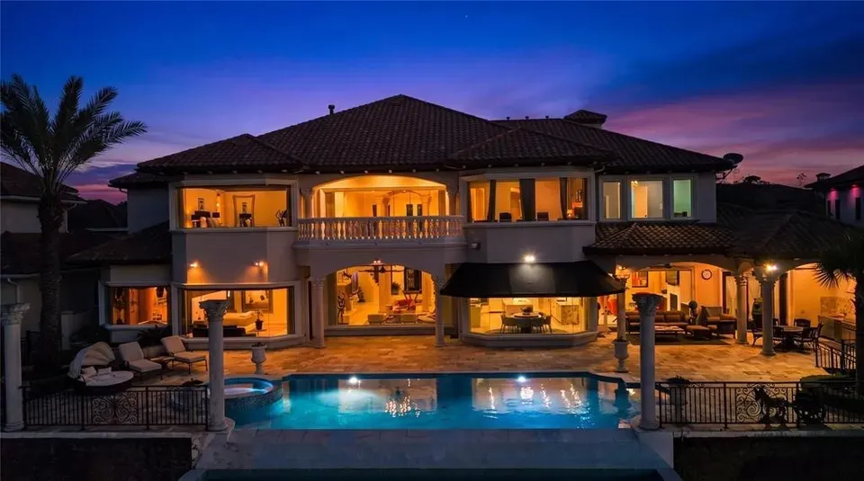 6 Bed 6 Bath Established Contemporary Home in League City, TX - 3