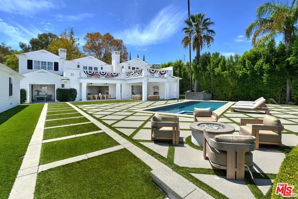 6 Bed 6 Bath Established Contemporary Home in Los Angeles, CA - 1