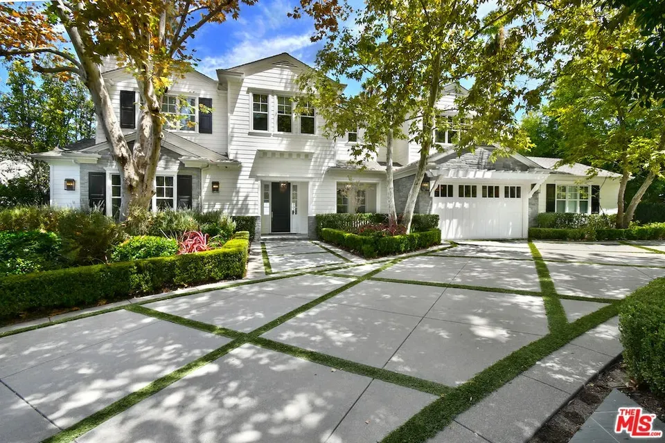 6 Bed 6 Bath Established Contemporary Home in Los Angeles, CA - 2