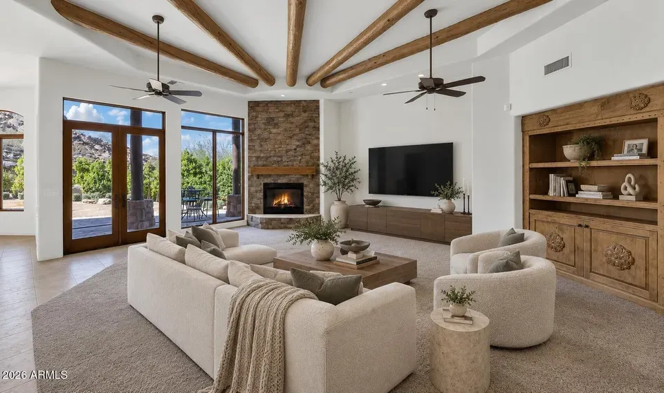 6 Bed 6 Bath Established Contemporary Home in Phoenix, AZ - 2