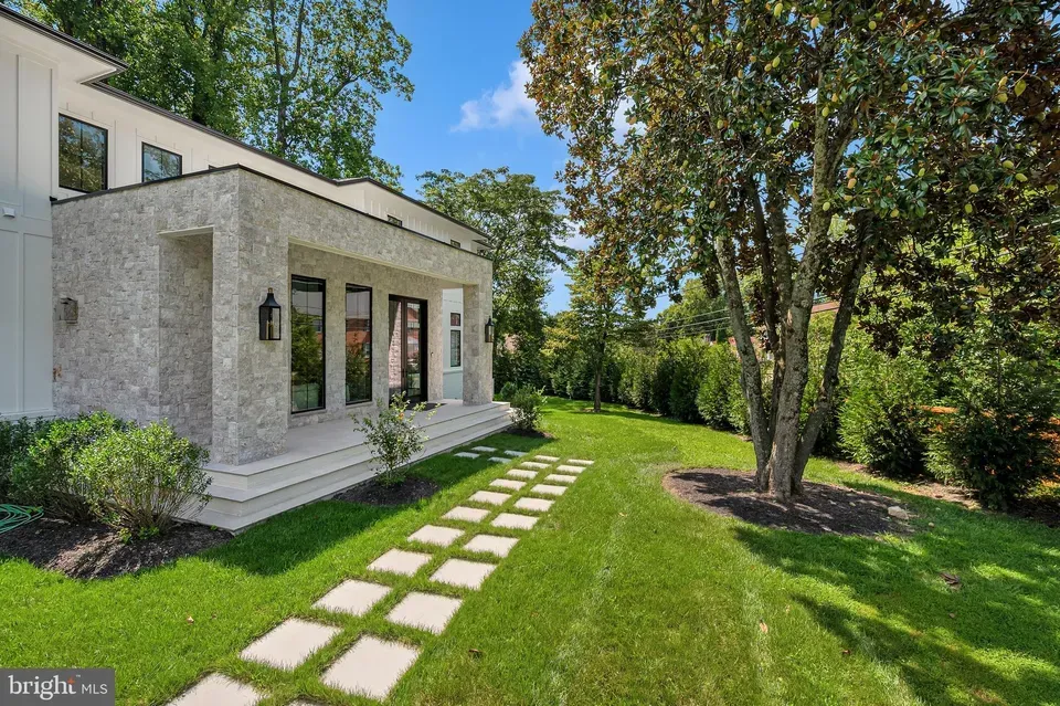 6 Bed 6 Bath Modern Architectural Estate in Bethesda, MD - 2
