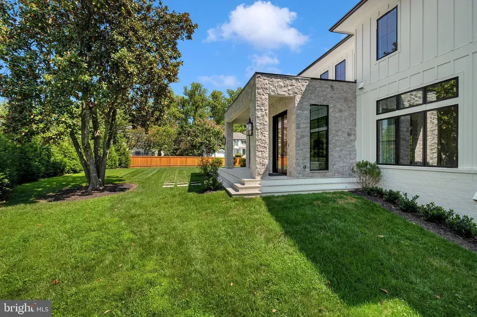 6 Bed 6 Bath Modern Architectural Estate in Bethesda, MD - 5