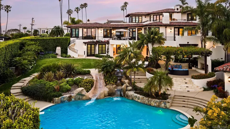 6 Bed 7 Bath Established Contemporary Home in San Diego, CA - 1