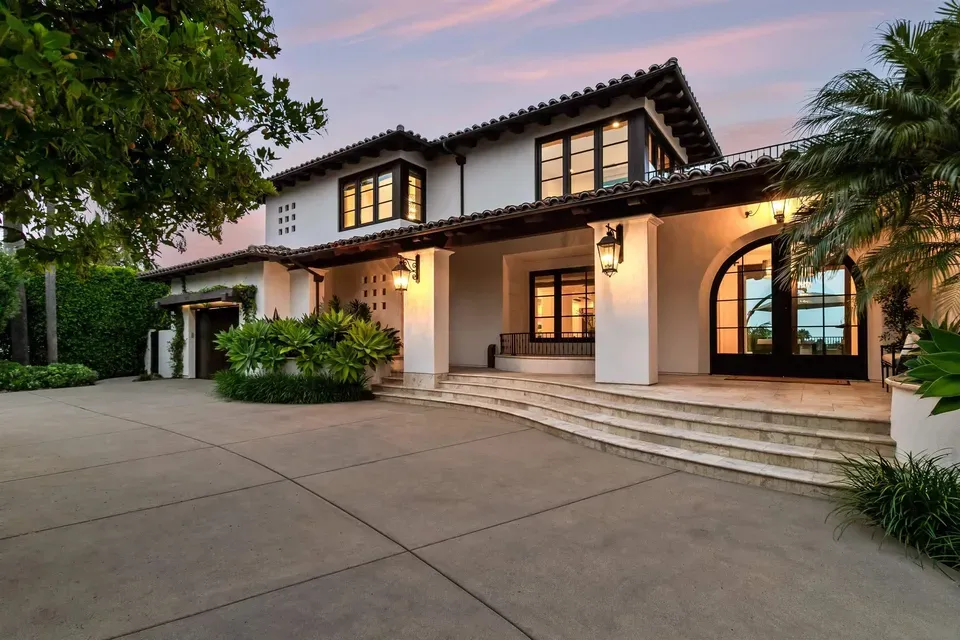6 Bed 7 Bath Established Contemporary Home in San Diego, CA - 4