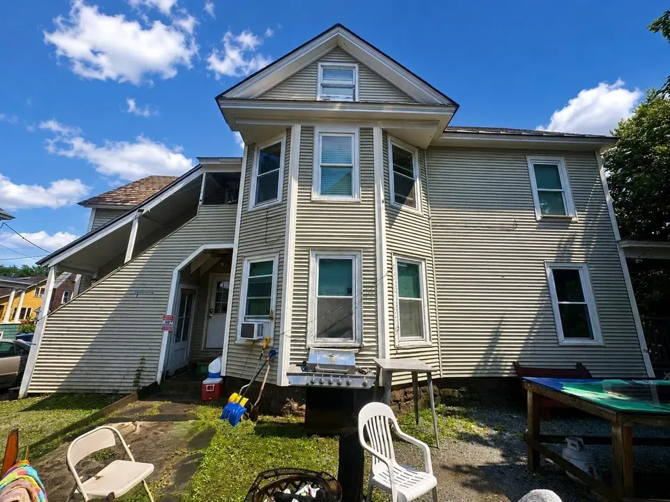 7 Bed 2 Bath Multi-Unit Residential Property in Burlington, VT - 2