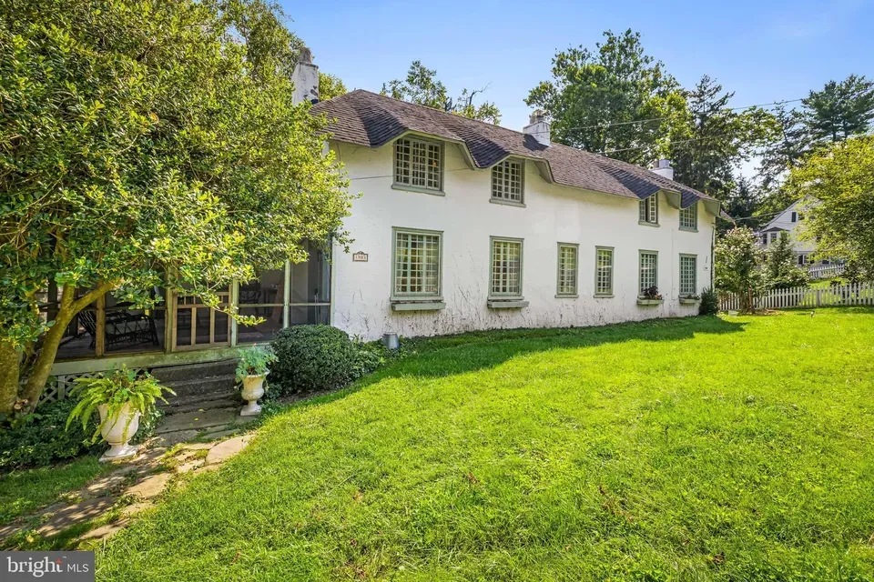 7 Bed 3 Bath Classic Historic Era Home in Baltimore, MD - 1
