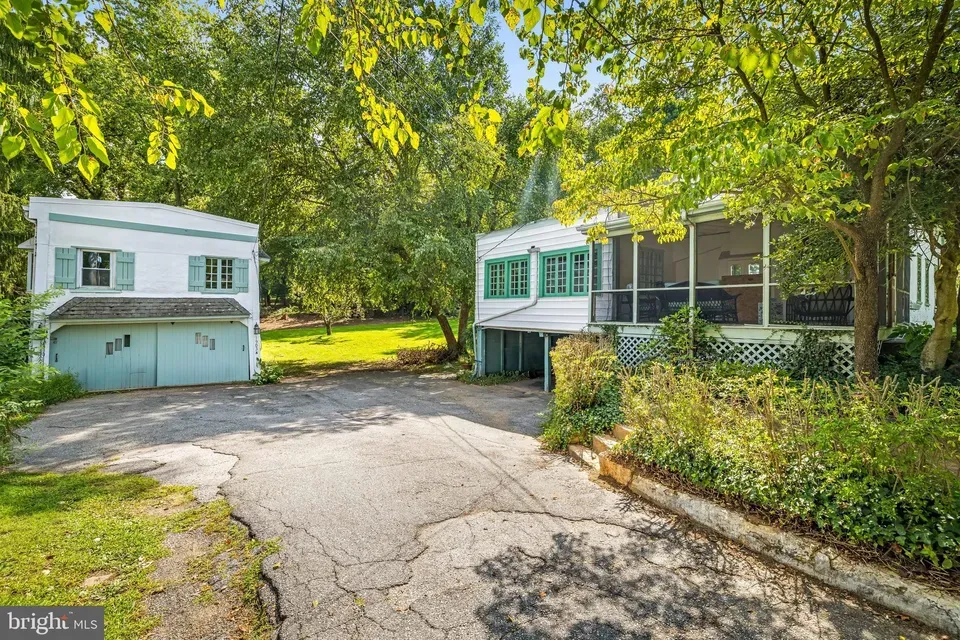 7 Bed 3 Bath Classic Historic Era Home in Baltimore, MD - 3