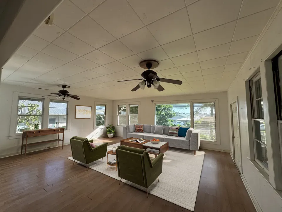 7 Bed 3 Bath Classic Historic Era Home in Hilo, HI - 2