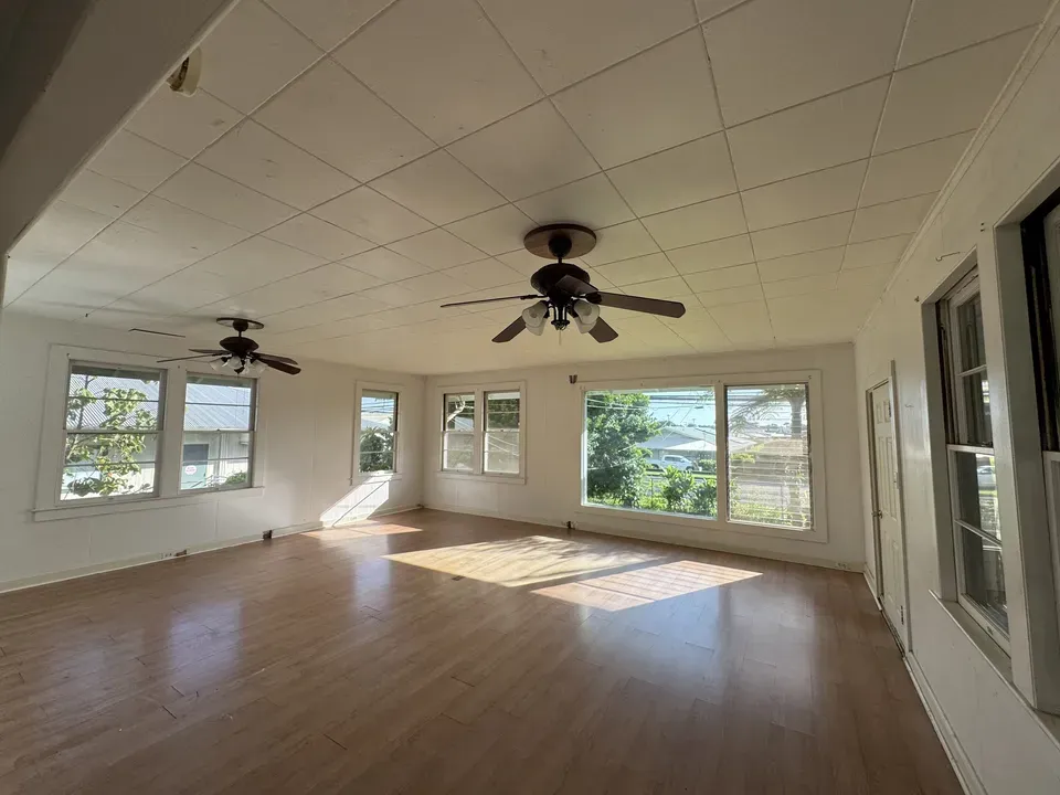 7 Bed 3 Bath Classic Historic Era Home in Hilo, HI - 3