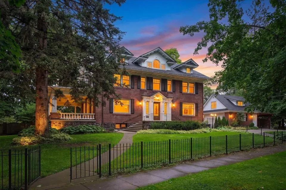 7 Bed 3 Bath Classic Historic Era Home in Spokane, WA