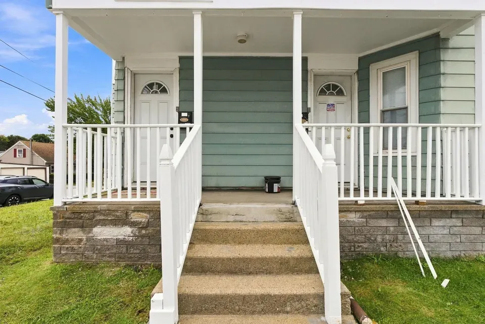 7 Bed 3 Bath Multi-Unit Residential Property in Manchester, NH - 3