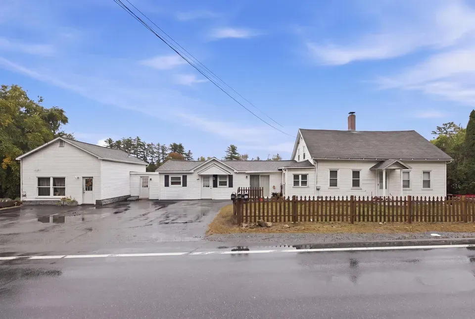 7 Bed 3 Bath Multi-Unit Residential Property in Manchester, NH - 1