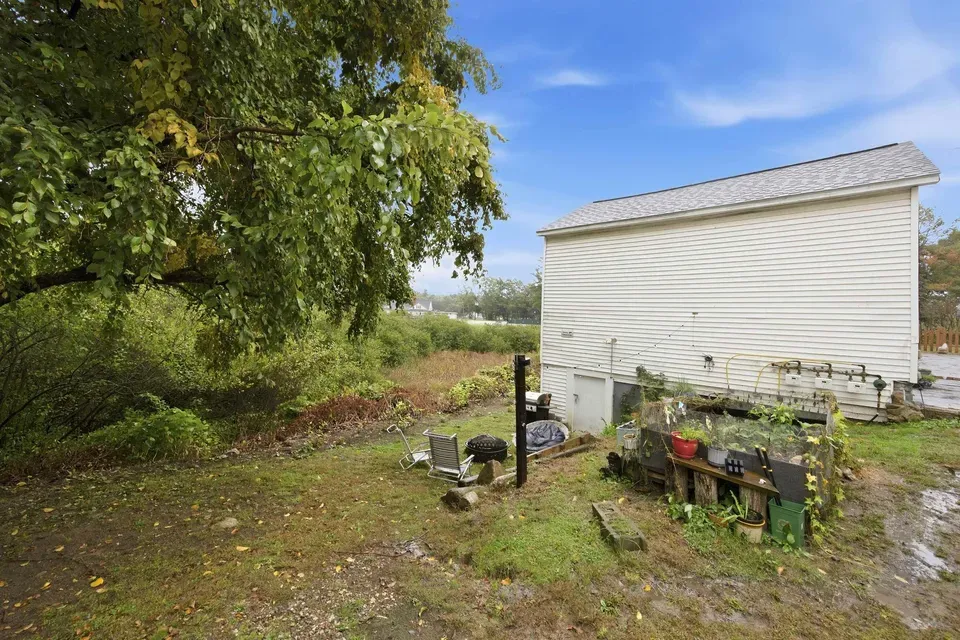 7 Bed 3 Bath Multi-Unit Residential Property in Manchester, NH - 3