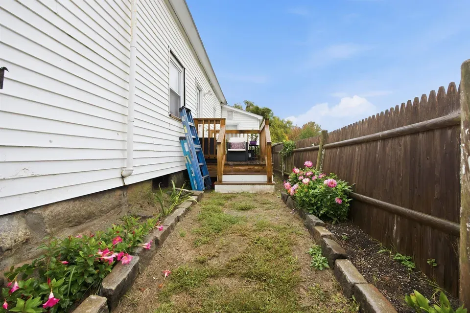 7 Bed 3 Bath Multi-Unit Residential Property in Manchester, NH - 4