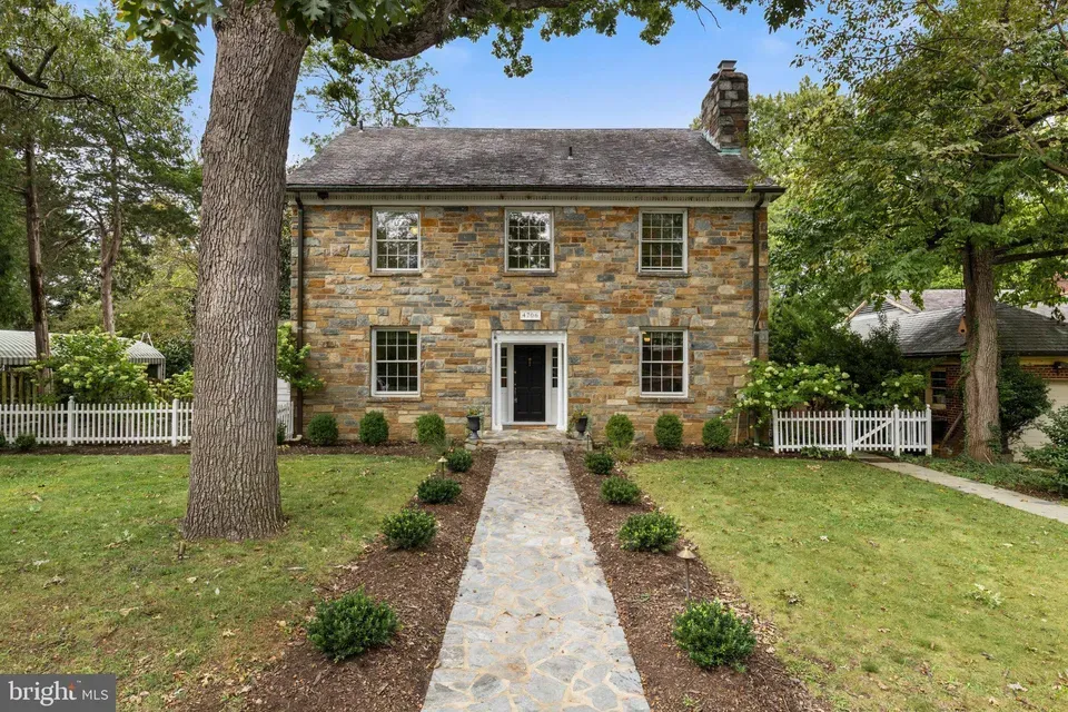 7 Bed 4 Bath Classic Historic Era Home in Washington, DC - 3