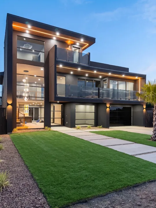7 Bed 4 Bath Contemporary Modern in Dallas, TX