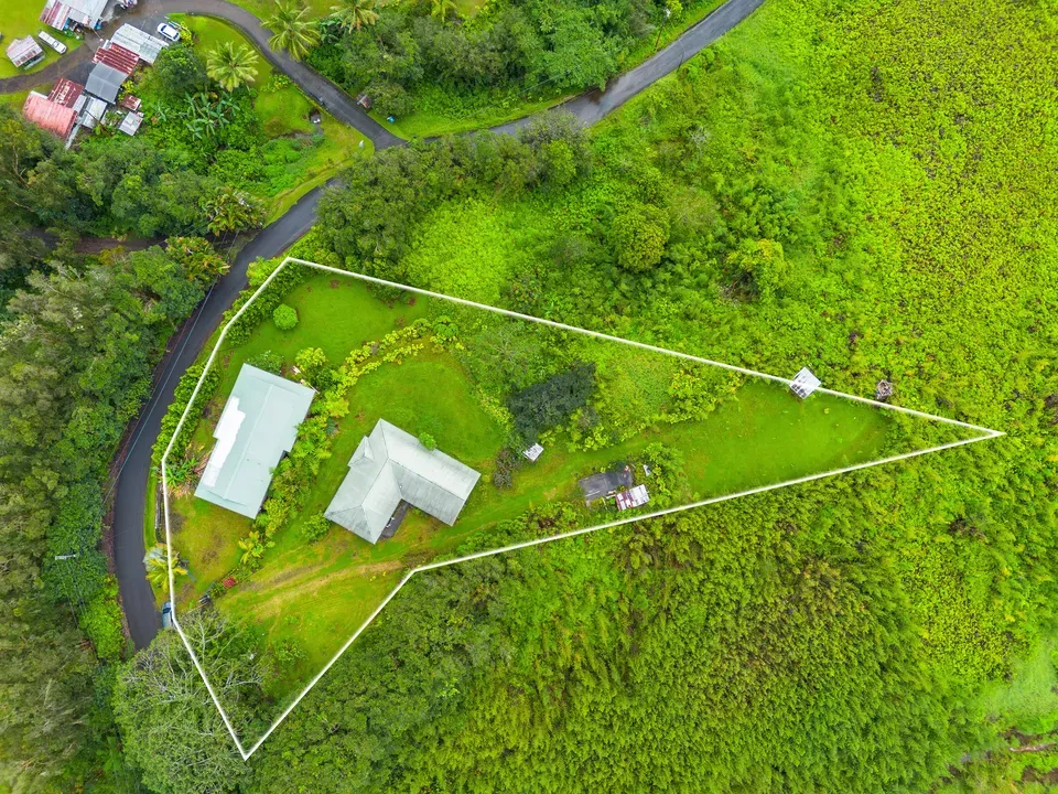 7 Bed 4 Bath Established Mid-Century Residence in Hilo, HI