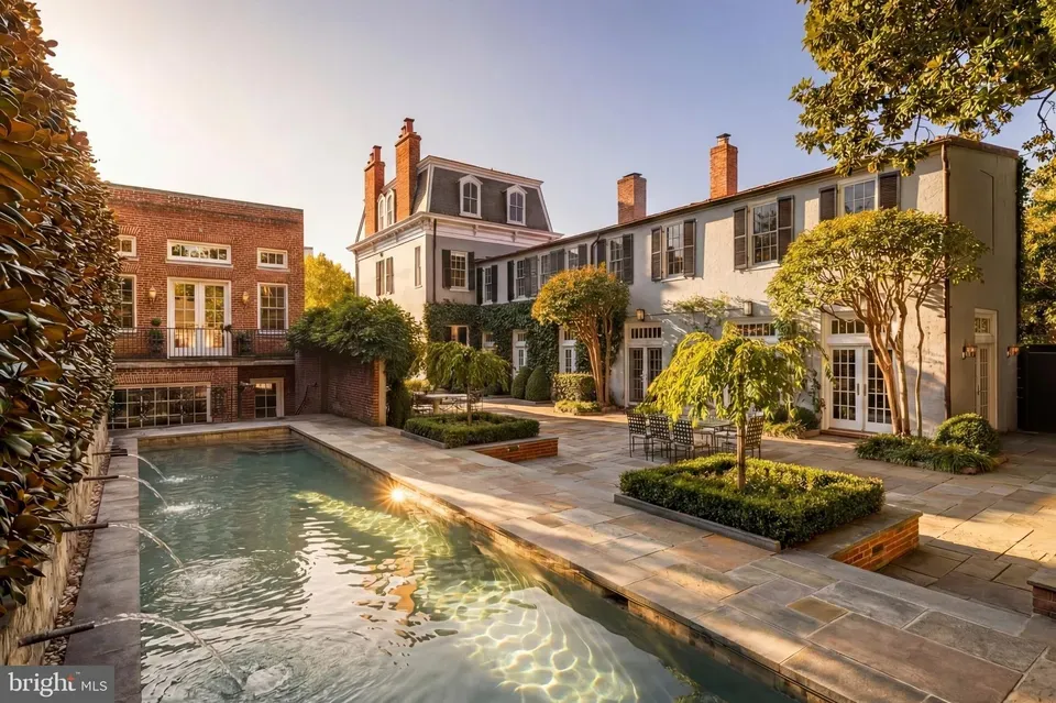 7 Bed 5 Bath Classic Historic Era Home in Washington, DC - 2