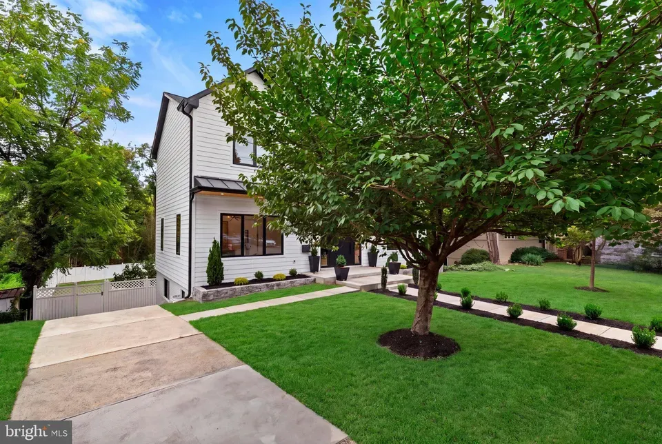 7 Bed 5 Bath Established Mid-Century Residence in Bethesda, MD - 5