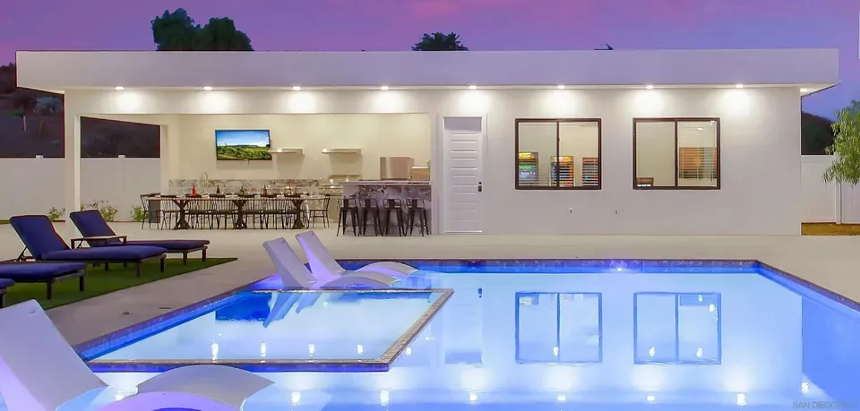 7 Bed 5 Bath Modern Contemporary Residence in Temecula, CA - 5