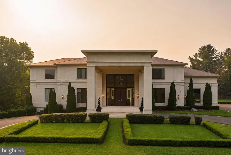 7 Bed 7 Bath Modern Architectural Estate in Bethesda, MD - 2