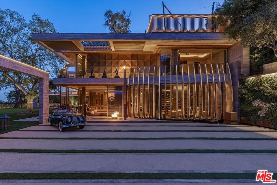8 Bed 10 Bath Modern Architectural Estate in Los Angeles, CA - 4