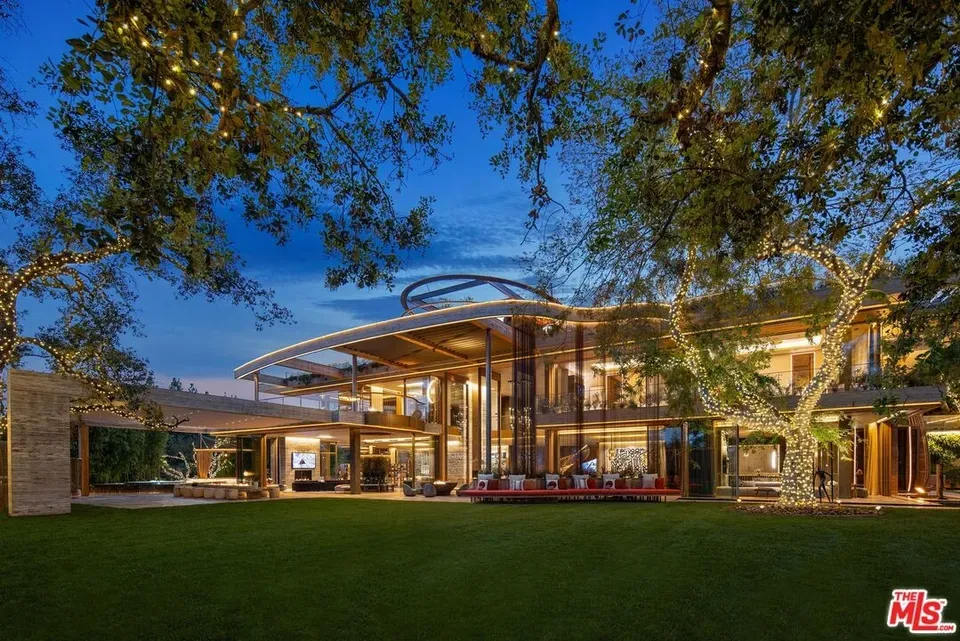 8 Bed 10 Bath Modern Architectural Estate in Los Angeles, CA - 5