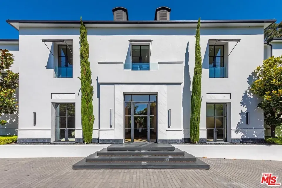 8 Bed 12 Bath Modern Architectural Estate in Los Angeles, CA - 4