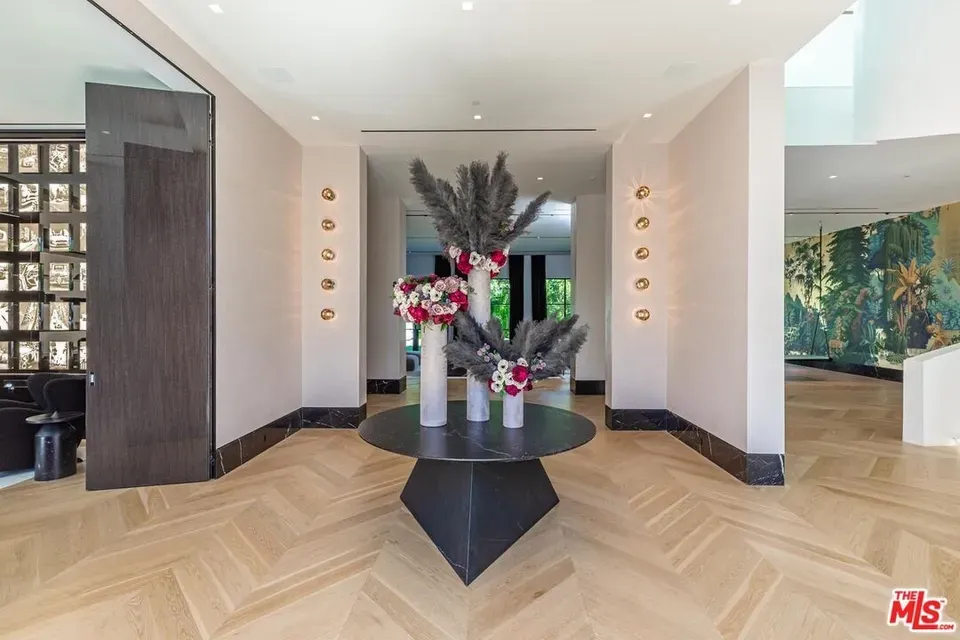 8 Bed 12 Bath Modern Architectural Estate in Los Angeles, CA - 5