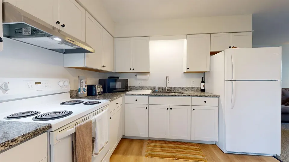 8 Bed 2 Bath Multi-Unit Residential Property in Burlington, VT - 5