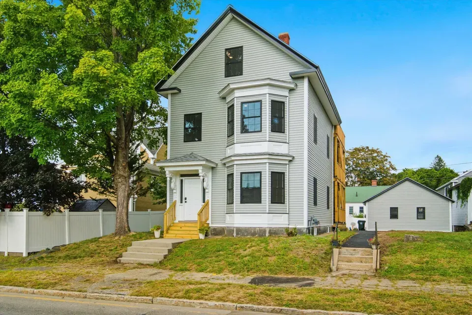 8 Bed 3 Bath Multi-Unit Residential Property in Manchester, NH - 1