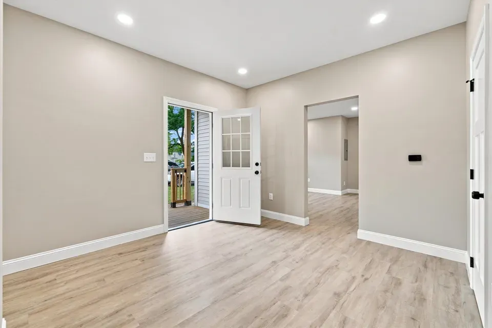 8 Bed 3 Bath Multi-Unit Residential Property in Manchester, NH - 4