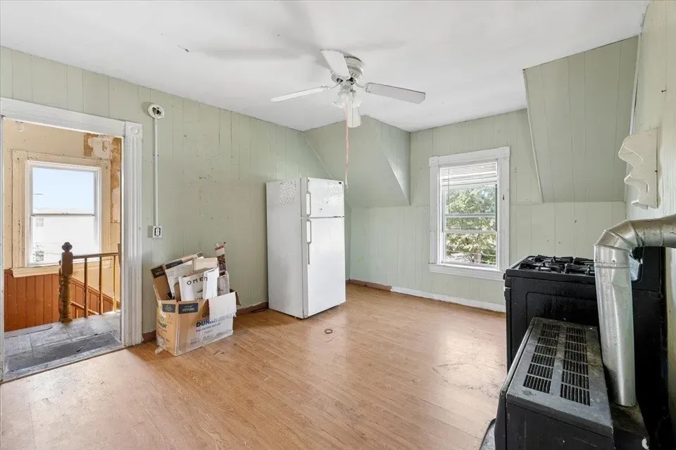 8 Bed 3 Bath Multi-Unit Residential Property in Manchester, NH - 3
