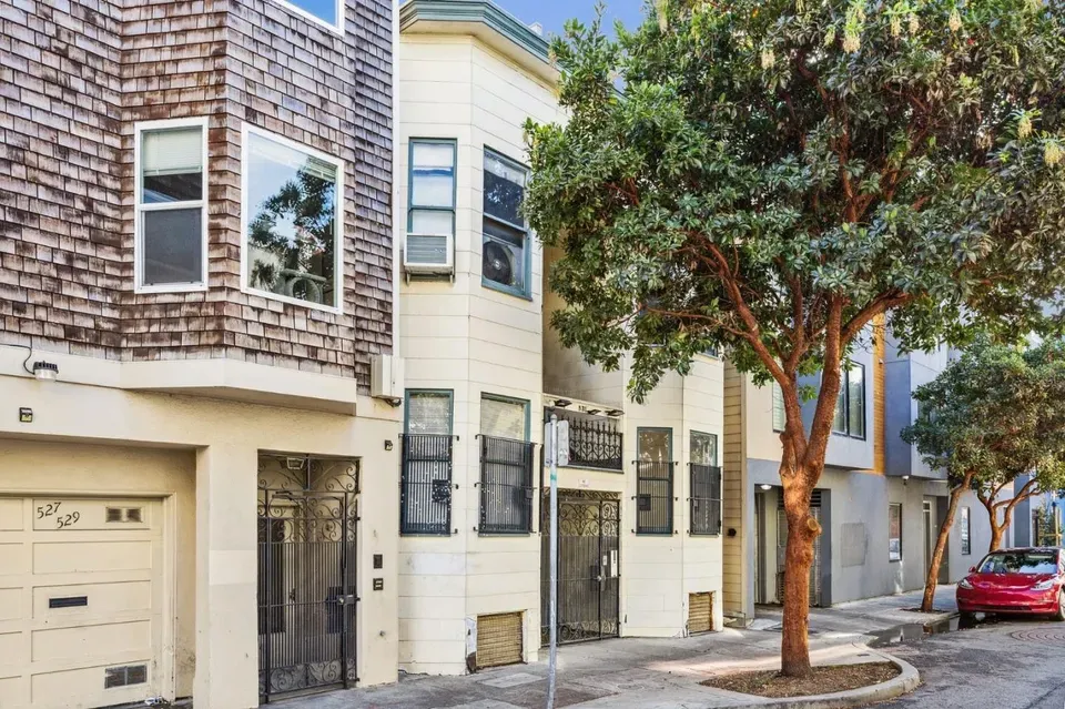 8 Bed 4 Bath Classic Historic Era Home in San Francisco, CA - 1