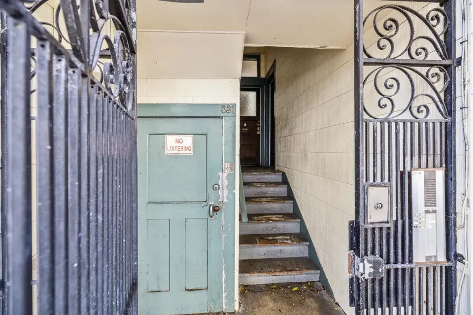 8 Bed 4 Bath Classic Historic Era Home in San Francisco, CA - 3