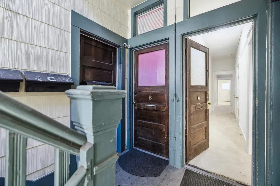 8 Bed 4 Bath Classic Historic Era Home in San Francisco, CA - 4